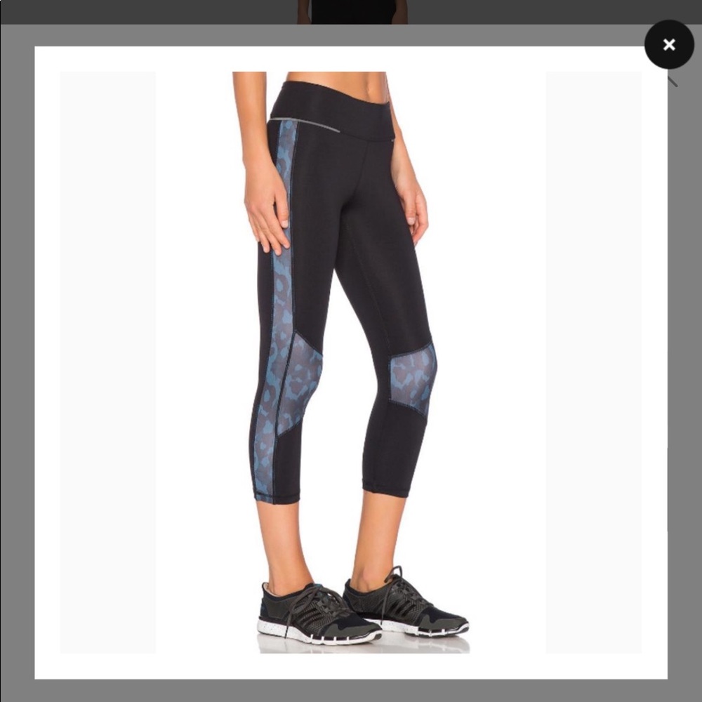 Alala Black Tight Blue Camo Activewear NWOT